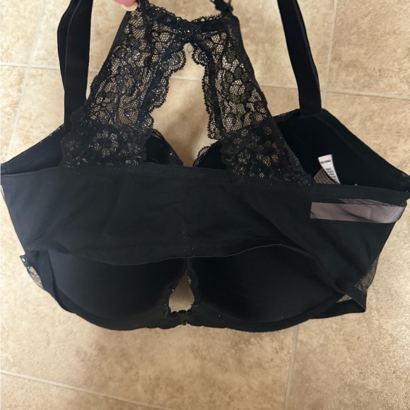 Victoria’s Secret push up lace bra - Picture 2 of 5